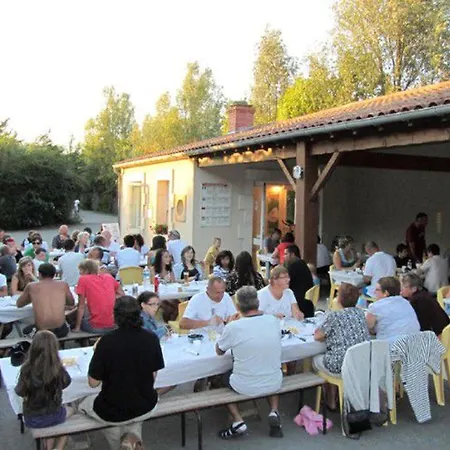 A - Terrasse Et Salon De Jardin - Api-1-52-363 Chaille-Les-Marais