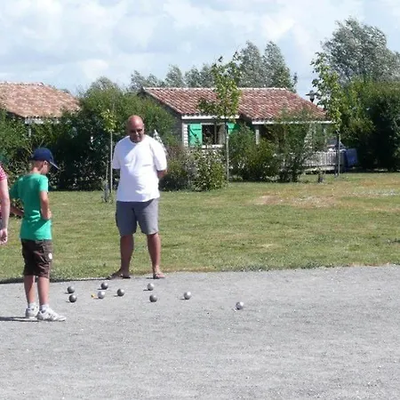 A - Terrasse Et Salon De Jardin - Api-1-52-363 مكان تخييم