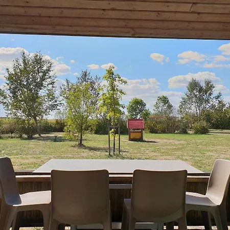 مكان تخييم A - Terrasse Et Salon De Jardin - Api-1-52-363 *