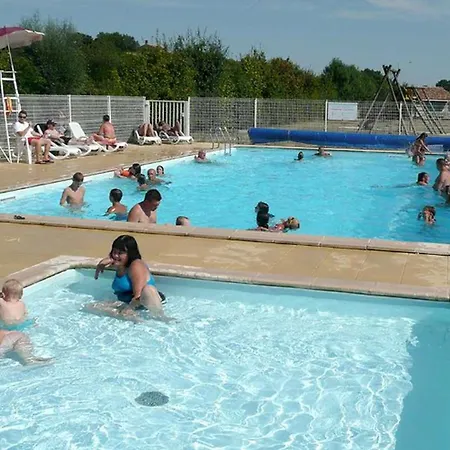 A - Terrasse Et Salon De Jardin - Api-1-52-363 * Chaille-Les-Marais