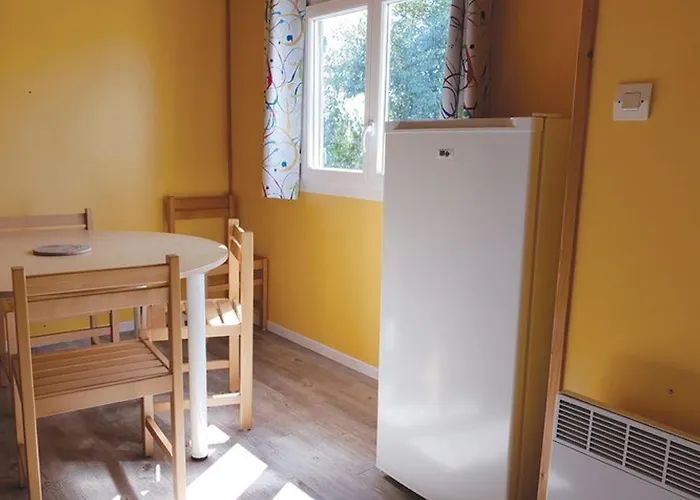 A - Terrasse Et Salon De Jardin - Api-1-52-363 Chaille-Les-Marais