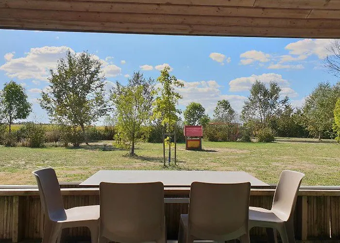 אתר קמפינג A - Terrasse Et Salon De Jardin - Api-1-52-363 *