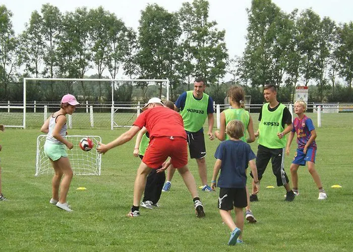 A - Terrasse Et Salon De Jardin - Api-1-52-363 אתר קמפינג